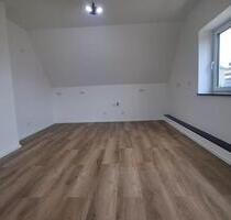 Großzügige 4-Zimmer-Wohnung mit traumhaftem Blick in die Stadt! - Bad Driburg
