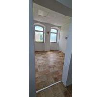 2 Zimmer Wohnung Hell Geräumig + Küche 15 Min v. Würzburg