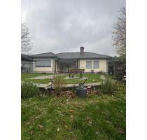 Charmanter Bungalow in Brake - 390.000,00&nbsp;EUR Kaufpreis, ca.&nbsp; 132,00&nbsp;m&sup2; in Bielefeld (PLZ: 33729) Heepen