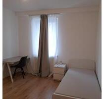 Voll möbliertes WG-Zimmer (14 m²) im Zentrum Nürnberg ab 01.09
