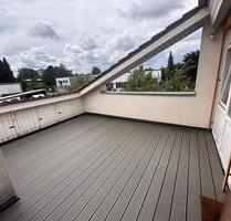Sanierte 5-Zimmer-DG-Wohnung mit EBK & Dachterrasse - Herrenberg