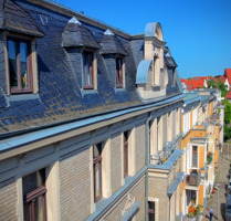 4-Raum-Altbauwohnung, Aufzug, 2 Balkone, Blick auf Pauluskirche - Halle (Saale) Am Wasserturm/Thaerviertel