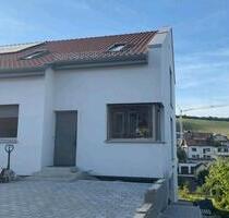 Doppelhaushälfte in Beckstein - 1.500,00 EUR Kaltmiete, ca.  183,00 m² in Lauda-Königshofen (PLZ: 97922)