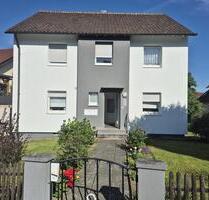 Sonninge 3-Zimmer-Erdgeschosswohnung mit Balkon und Garage - Aichwald