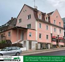 Unmöblierte 4-Zimmer-Wohnung in der Innenstadt - Selb