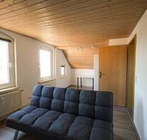 Charmante 2-Raum-Dachgeschosswohnung mit Ausblick und perfekter Anbindung – Ideal für Krankenhausmitarbeiter! - Zwickau Zwickau-West