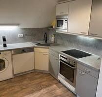 möbelierte 1,5 Zimmerwohnung in WG mit eigenem Balkon und Küche - Potsdam Industriegelände