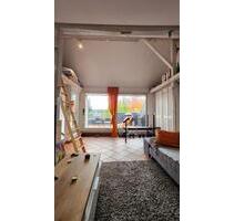 Helle Dachgeschosswohnung im Wiesbaden Dichterviertel