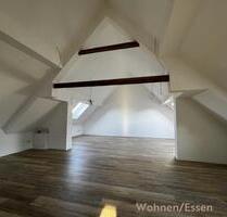 Idyllische DG-Wohnung + Erstbezug nach Sanierung + Frei ab 01.10! - Ettringen