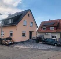 3 Zimmer Wohnung in Ötisheim 700 kalt Riesen Garten
