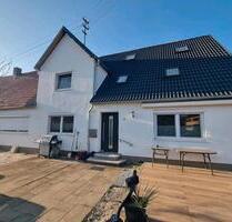 Charmantes Einfamilienhaus mit Einliegerwohnung - Bachhagel