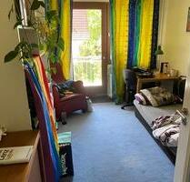 Kleines Sonniges Möbliertes Zimmer mit Balkon in Kassel Harleshau
