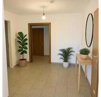 Sanierte 3-Zimmer-Wohnung mit Küche Balkon Aufzug - Friedberg (Hessen)