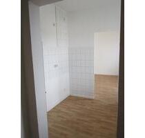 4-Raum-Wohnung mit Balkon und Aufzug - Crimmitschau