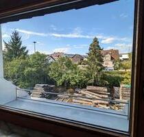 Jesberg, DG- 2,5Zi.Kü.Bad,ruhige parkähnliche Lage,