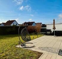 Schöne EG Wohnung mit EBK und Garten - Regenstauf