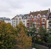 Über den Dächern von Wiesbaden Helle 4 ZKBB- mit großen Balkon zu vermieten!