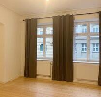 2 freie Zimmer in Berufstätigen WG - Wohnung am Hölderlinplatz - Stuttgart Stuttgart-West
