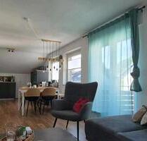 4 Zimmer DG- Wohnung mit Balkon u. zwei Bäder in Saarn zu vermiet - Mülheim an der Ruhr Linksruhr
