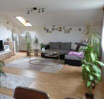 Helle und geräumige 2-Zimmer-Dachgeschosswohnung mit viel Stauraum und Einbauküche - Pfullendorf