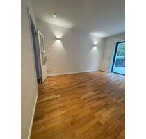 Frisch sanierte 4 ZKB-EG- Wohnung mit Terrasse, EBK und Garage - Großrosseln