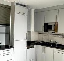 Helle Dachgeschoss-Wohnung in Tegernheim (momentan reserviert)