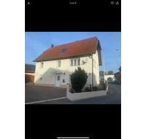 Altes Einfamilienhaus mit großem Grundstück viel Platz Dachboden - Abensberg