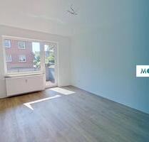 Lichtdurchflutete 2-Zimmer-Wohnung mit BALKON und modernem WANNENBAD - Rendsburg