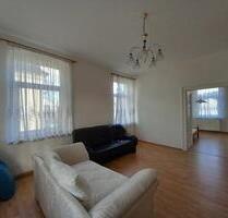 Zentral gelegene 4-Zimmer Wohnung mit kleinem Balkon im 1. OG - Crimmitschau