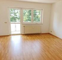 +++ Wunderschön, ruhig gelegene 3-Zimmer-Wohnung mit Balkonblick ins Grüne +++ - Waldenburg