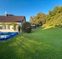 Einfamilienhaus mit Pool und großem Garten - Buttenwiesen