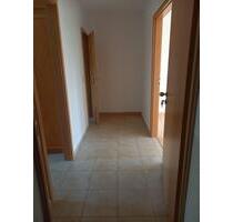 helle Zweiraum- Wohnung - 295,00 EUR Kaltmiete, in Teuchern (PLZ: 06682)