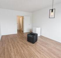 Neu, Modern Renovierte 2 Zimmer ETW. Balkon, Keller u. Garage - Ulm Obertalfingen