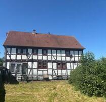 Denkmalgeschütztes Fachwerkhaus mit Entwicklungspotenzial - Neuental