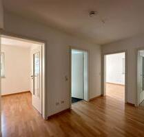 Zentrumsnahe 3-Zimmer-Wohnung mit großer Dachterasse und EBK - Straubing