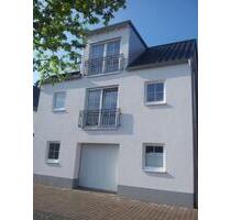 Modernes & lichtdurchflutetes Haus - EBK, Fußbodenh., Galerie - Butzbach