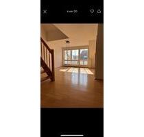 Sonnige 3-Zimmer Maisonettewohnung mit Einbauküche, TG und Balkon - Sachsenheim