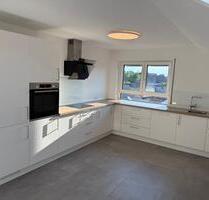 Helleklimatisierte 4-Zimmer-DG-Wohnung-Einbauküche-2 Stellplätze - Bühl