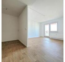 Schicke Balkonwohnung - 353,00 EUR Kaltmiete, ca.  56,00 m² in Freiberg (PLZ: 09599)
