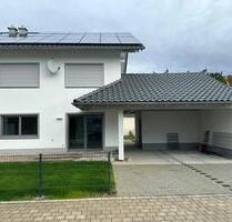 Erstbezug in Osterhofen Altenmarkt: Moderne Doppelhaushälfte