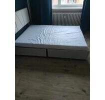 Ein Zimmer frei - 600,00 EUR Kaltmiete, in Berlin (PLZ: 13627) Charlottenburg-Wilmersdorf