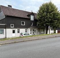 Haus mit Einliegerwohnung in bester Lage zu Verkaufen - Freudenberg