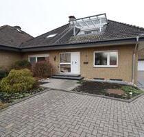 Charmante 3-Zimmer Dachgeschosswohnung mit Einbauküche und Balkon - Bad Rothenfelde