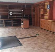 Ladenlokal zu vermieten - 800,00 EUR Kaltmiete, ca.  10,00 m² in Sankt Ingbert (PLZ: 66386)