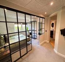 Exklusive Wohnung mit eigener Terrasse, Parkplatz und „Garten“ - Harrislee