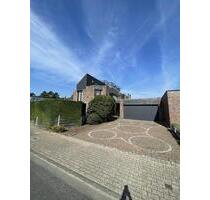 Doppelhaushälfte mit Kamin, Einbauküche und Traumgarten in Kamp-Lintfort (Niersenbruch)