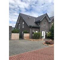 Doppelhaushälfte - 449.000,00 EUR Kaufpreis, in Bedburg-Hau (PLZ: 47551)