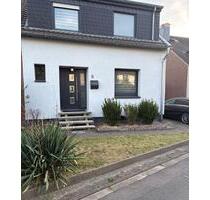 Moderne Doppelhaushälfte - 330.000,00 EUR Kaufpreis, ca.  110,00 m² in Kalkar (PLZ: 47546)