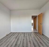 inkl. Einbauküche!!! * frisch sanierte 2 Raum * Balkon * Bus- u. Bahnanbindung - Chemnitz Klaffenbach