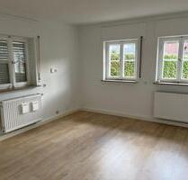 Einliegerwohnung in Einfamilienhaus - Täferrot